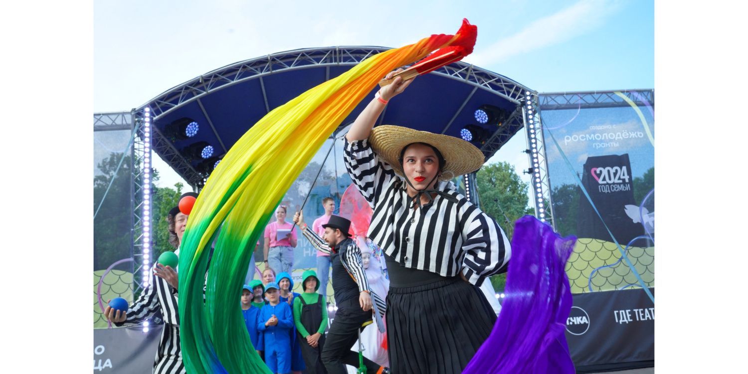 Космический театральный фестиваль на Карповке