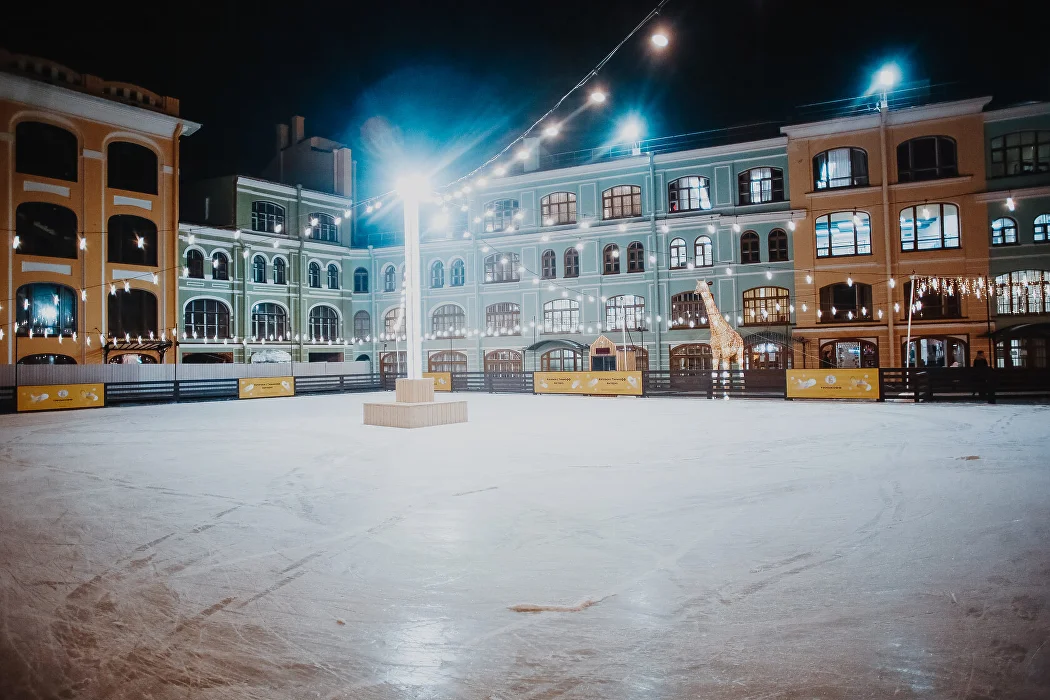 Skating rink in Gostiny Dvor