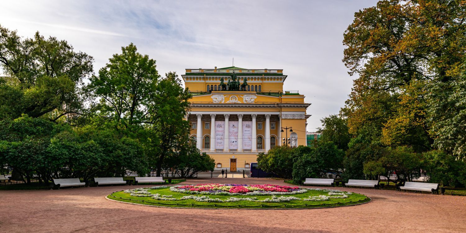 Театральные премьеры в Петербурге