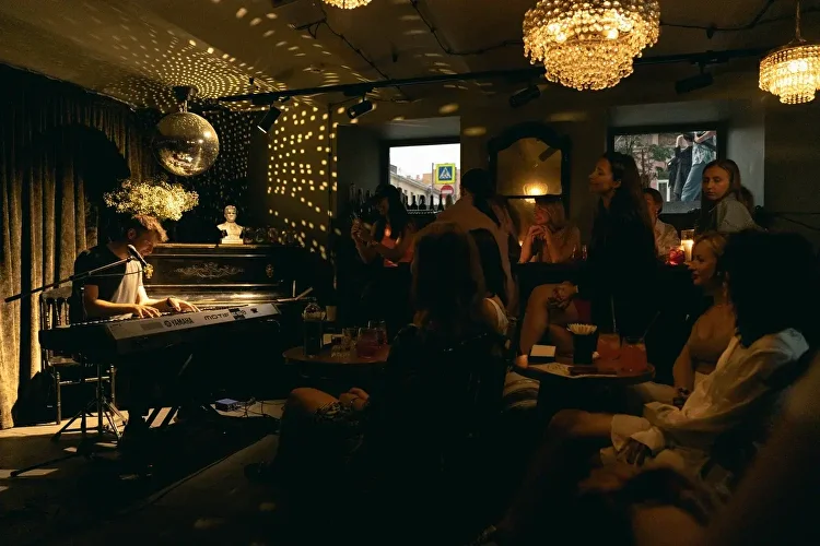 Кабаре «Шум»