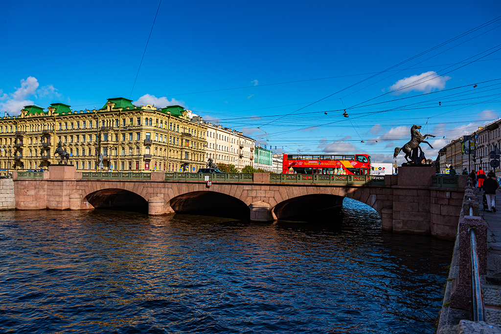 Anichkov Bridge