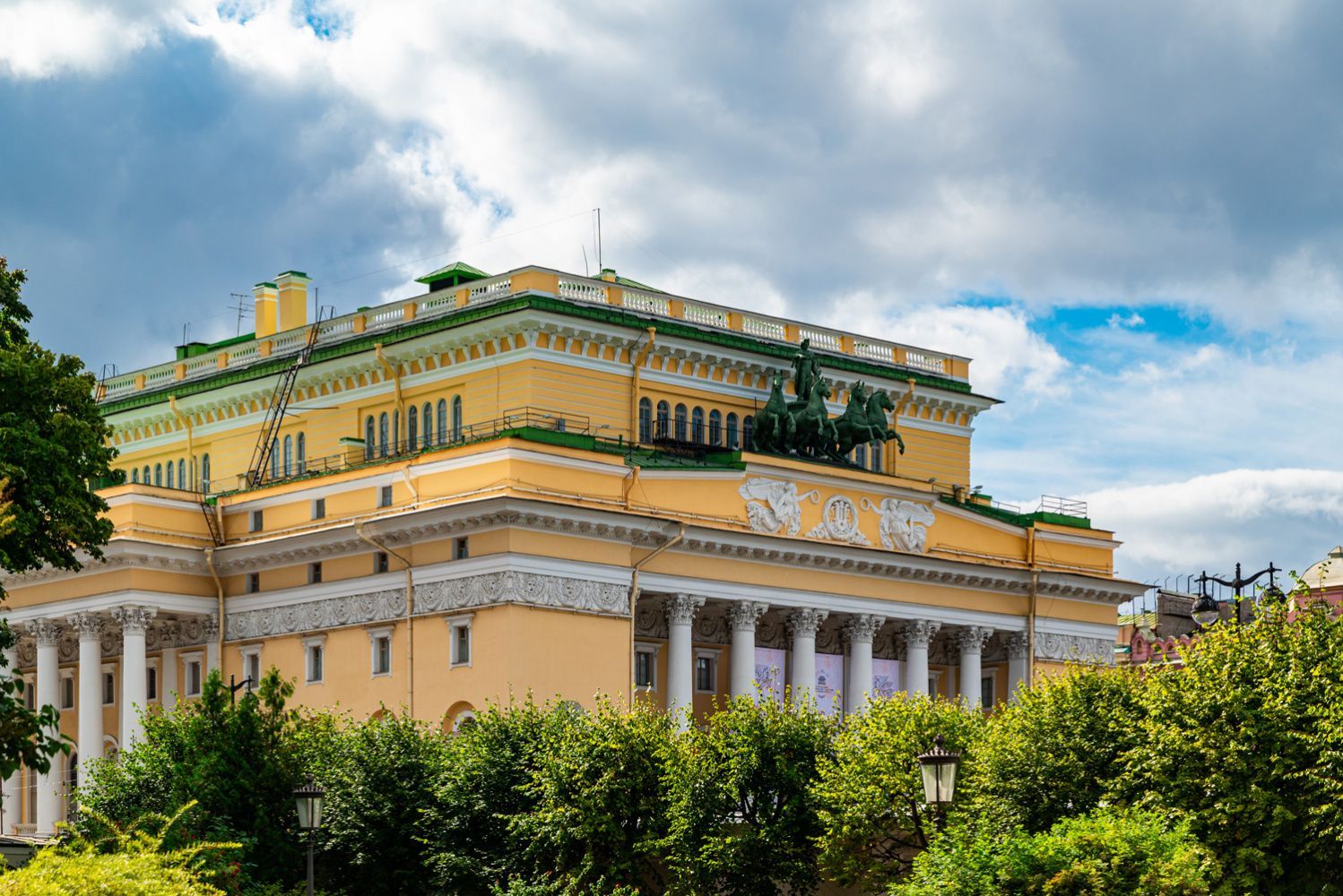 Ваш культурный навигатор по Петербургу 