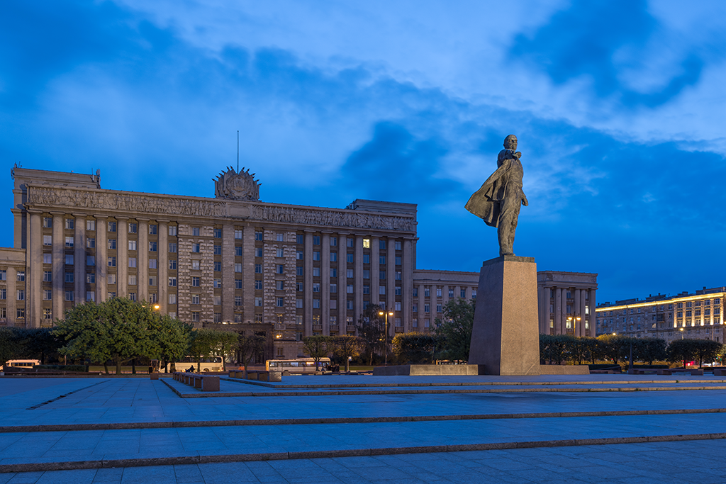 Памятник В.И. Ленину на Московской площади