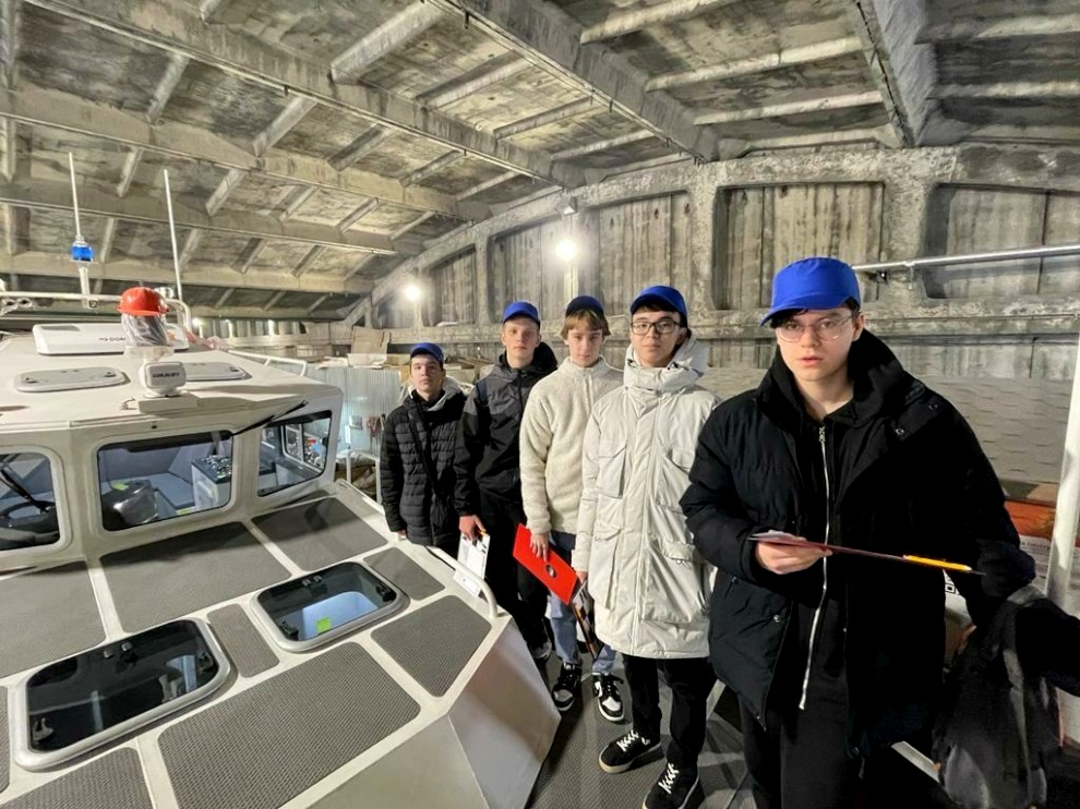 Кингисеппский машиностроительный завод покажет туристам производство катера для Росгвардии
