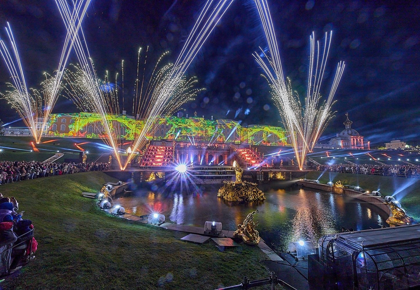 Осенний фестиваль фонтанов в Петергофе посвятят 80-летию Победы