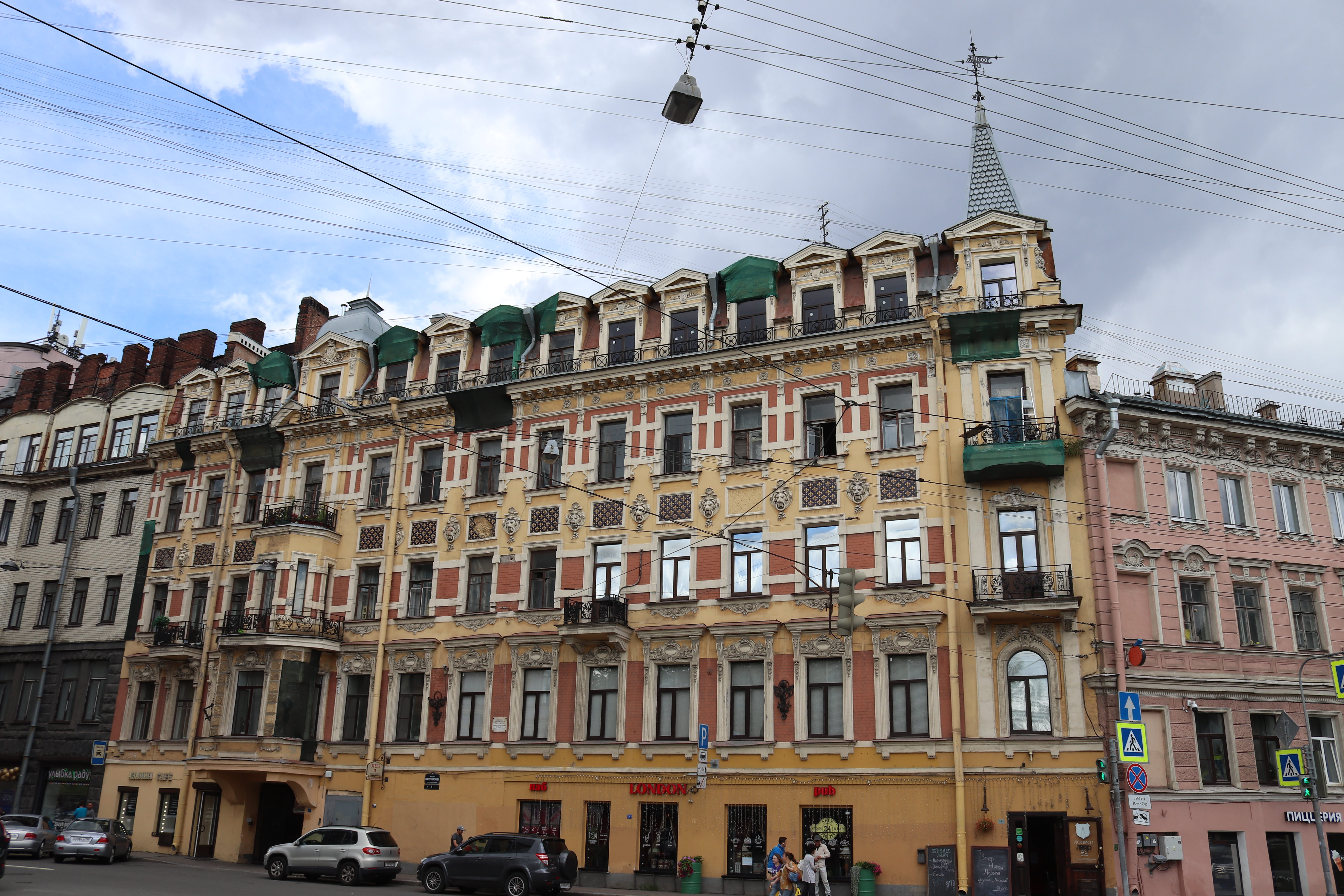 Ростуризм поддержал создание и реконструкцию 1677 гостиничных номеров в Санкт‑Петербурге