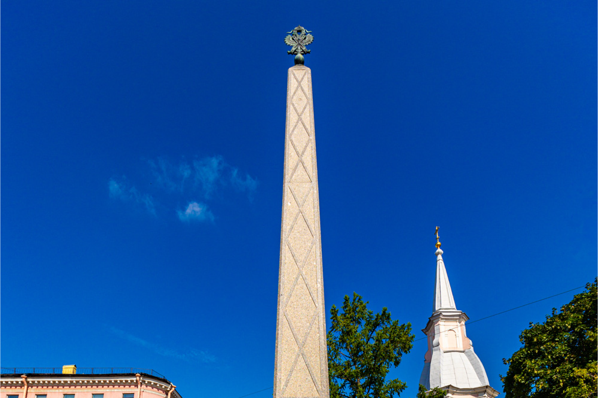 Обелиск в честь 300-летия учреждения ордена Св. апостола Андрея Первозванного