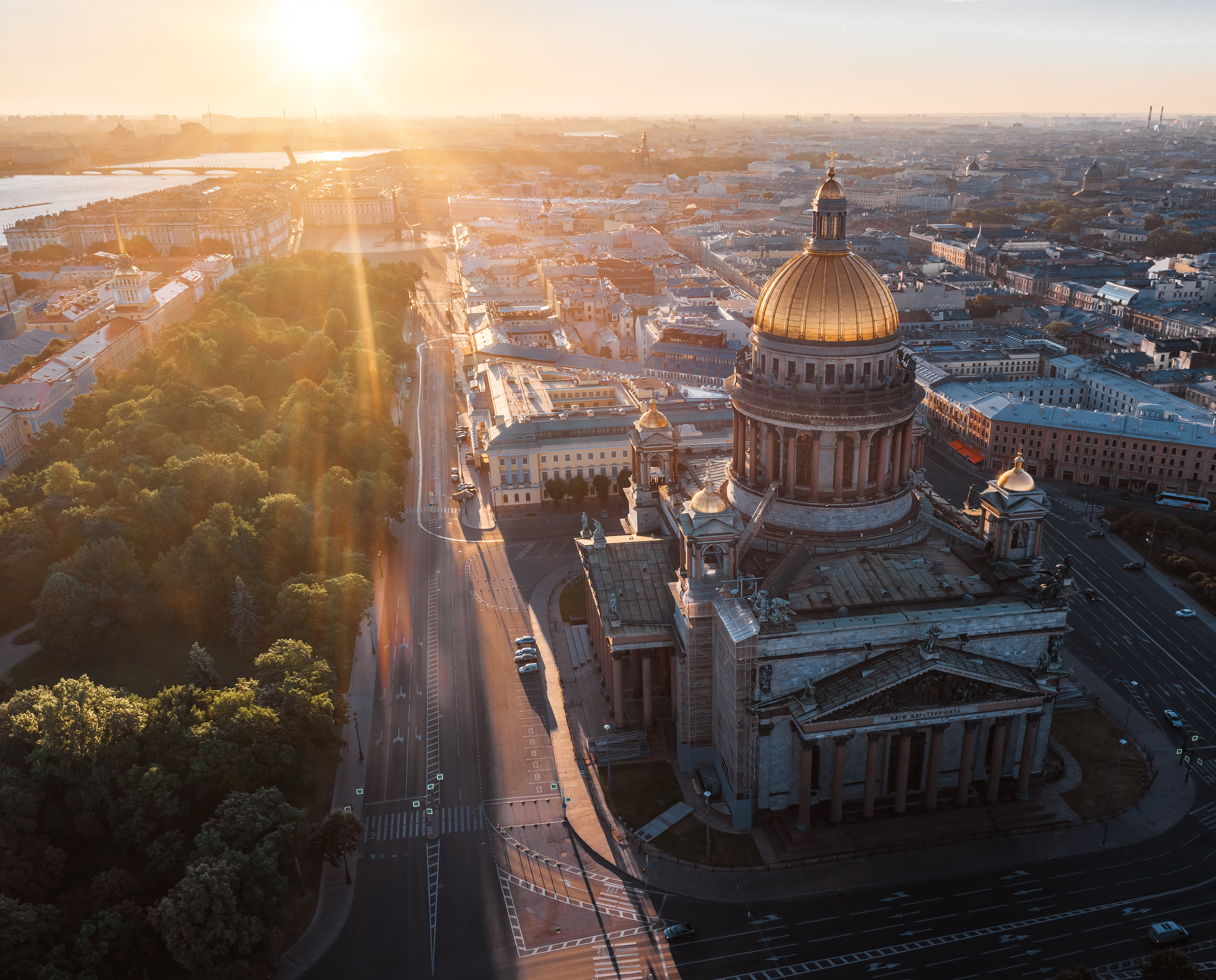 В Петербурге ограничения продлятся до 31 октября
