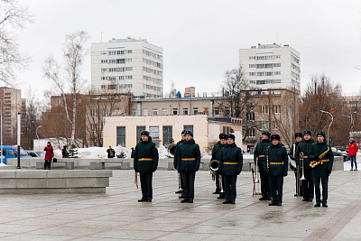 Торжественно-траурная церемония возложения цветов, посвященная 81-й годовщине полного освобождения Ленинграда от фашистской блокады